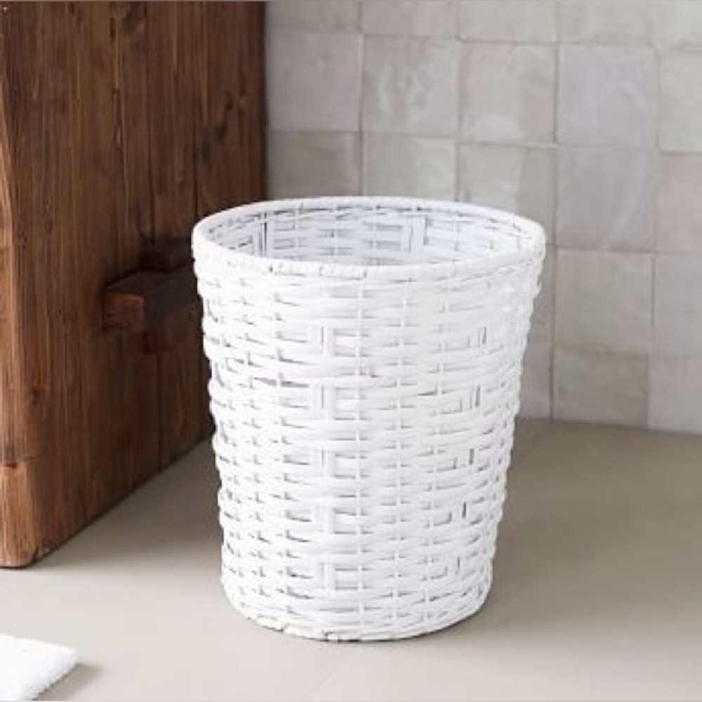 New Pottery Barn Perry White Seagrass Bathroom/Bedroom Wastebasket